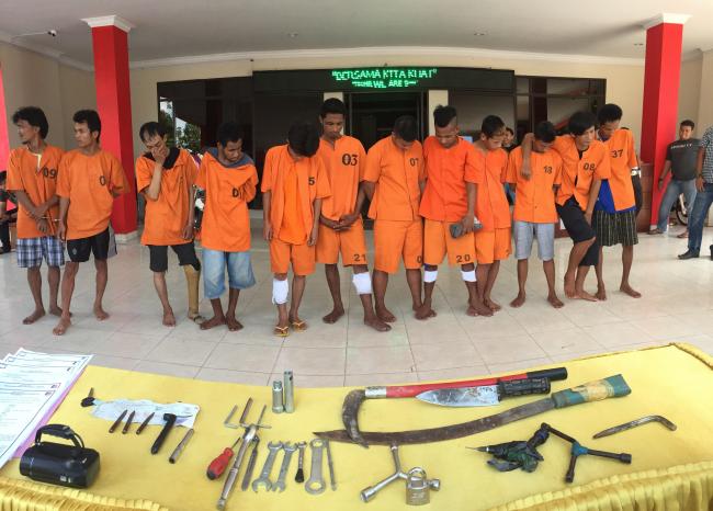 Polisi Ringkus 12 Tersangka Curanmor, 4 Ditembak